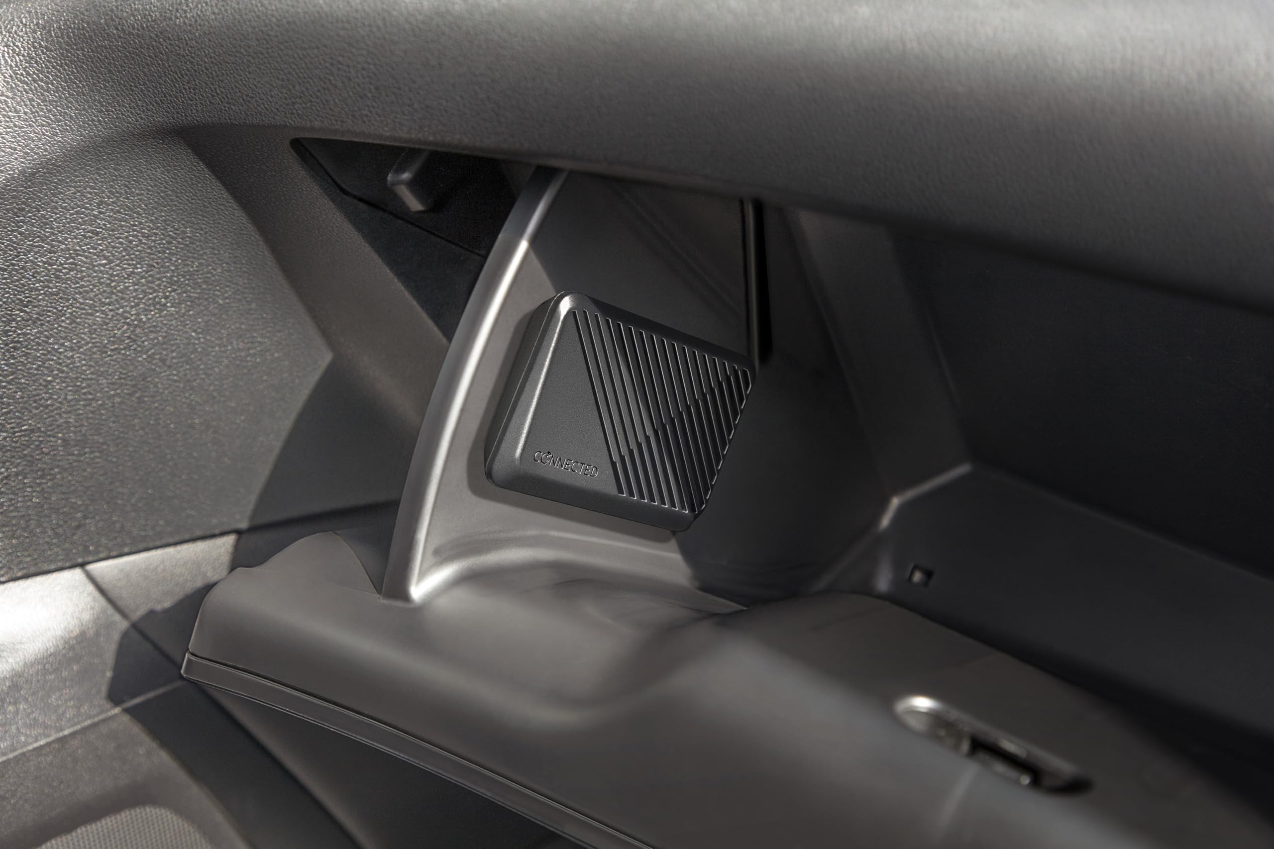 thinkware-u3000pro-lte-modul-f-r-dashcam-remote-live-view-mit-connected-service- image 1